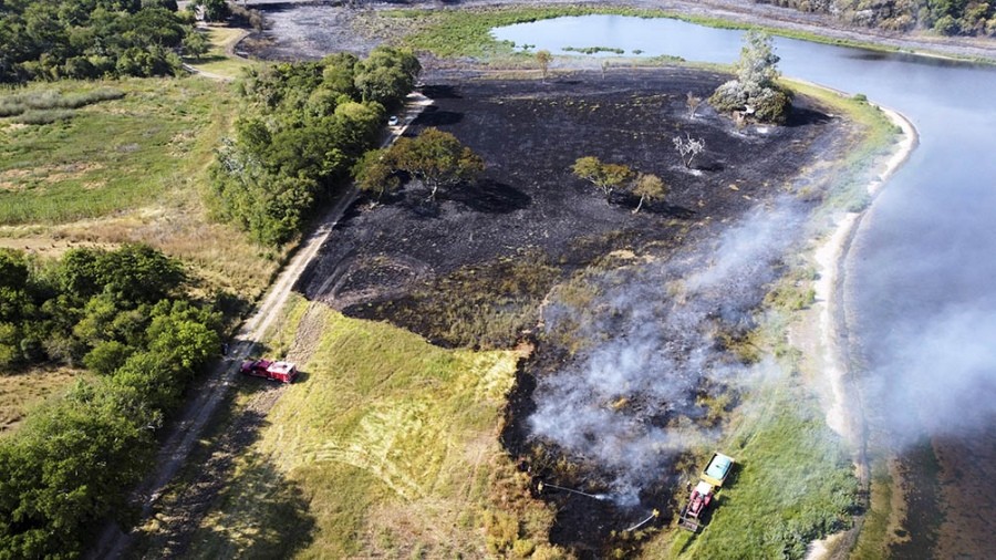  Nación despliega dos nuevos aviones hidrantes para contener los incendios 
