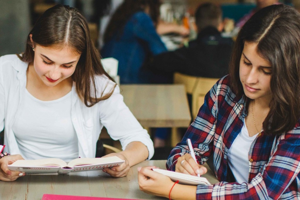 Apoyo escolar: el Municipio presta apoyo gratuito de inglés para jóvenes de Tigre