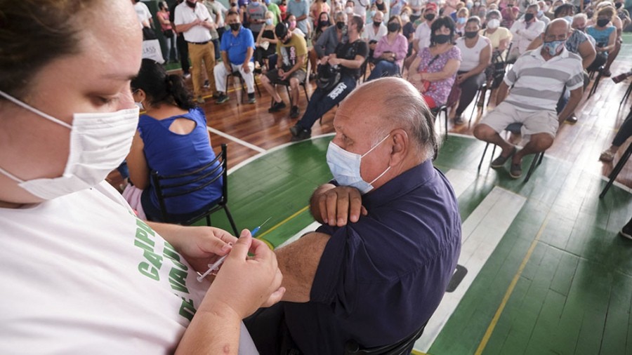 Argentina distribuyó más de 100 millones de vacunas contra el coronavirus