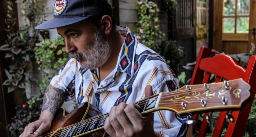 Mariano Rodríguez: el músico que cambió el conurbano bonaerense por Bariloche y encontró su trampolín al mundo