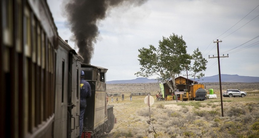 El tren histórico La Trochita cuenta con una nueva estación