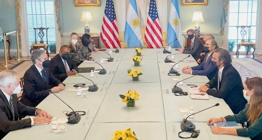 Analistas se mantienen a la expectativa de nuevas señales para avizorar un acuerdo con el FMI