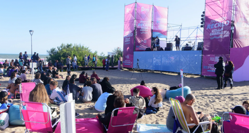 Emmanuel Horvilleur, Pier y Peteco Carabajal en los shows gratuitos de paradores Recreo