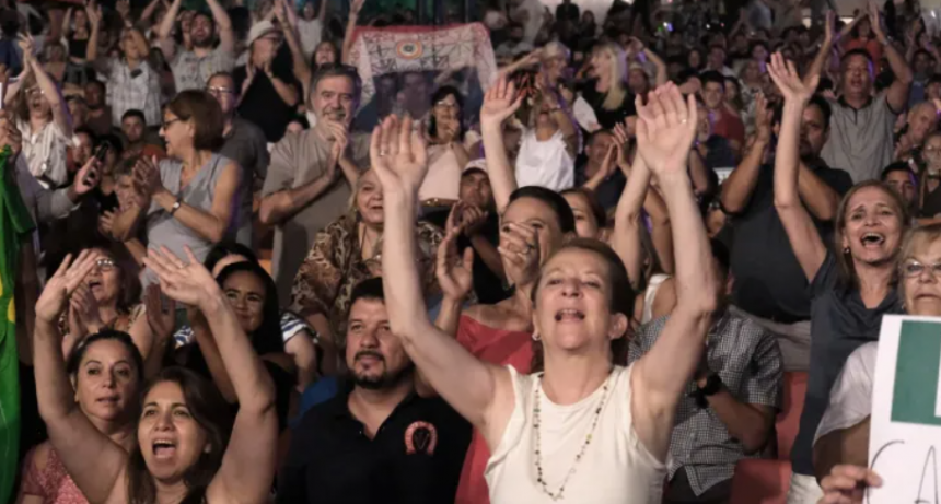 Marco multitudinario en el cierre de la Fiesta Nacional del Chamamé