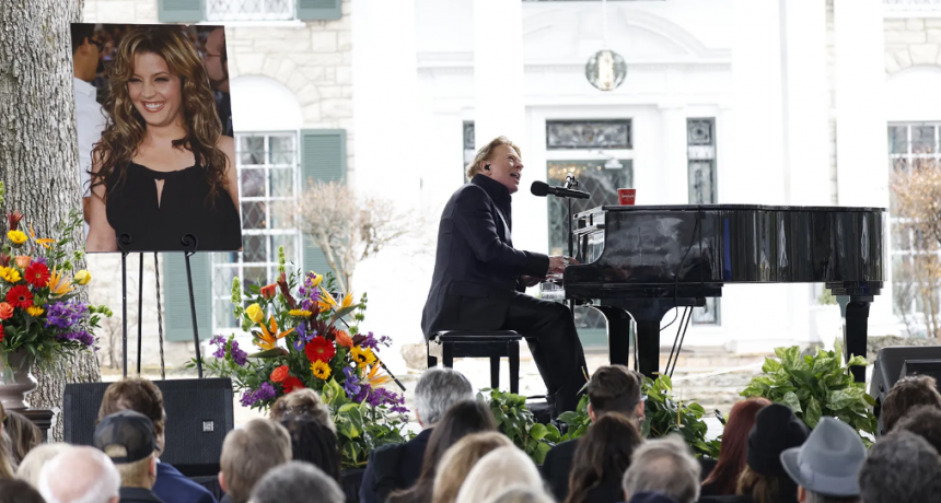 Axl Rose, Alanis Morissette y Billy Corgan cantaron en el funeral de Lisa Marie Presley