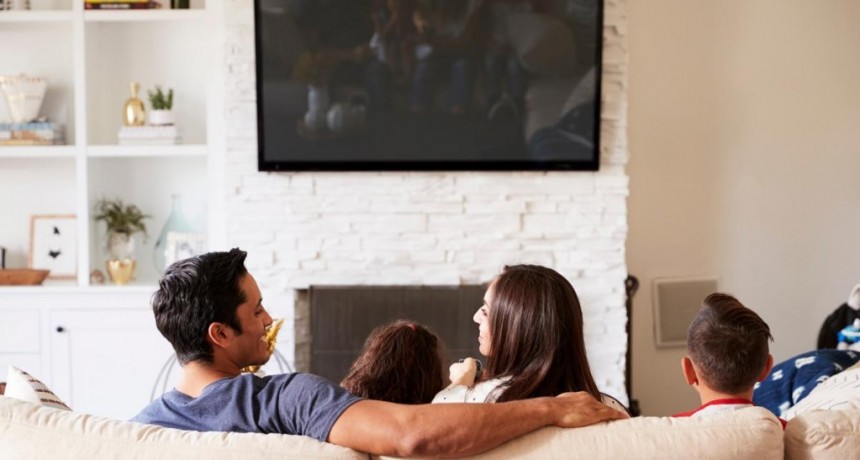 “Hay diagnósticos apocalípticos sobre la TV, pero sigue encendida”, afirmó Natalia Vinelli