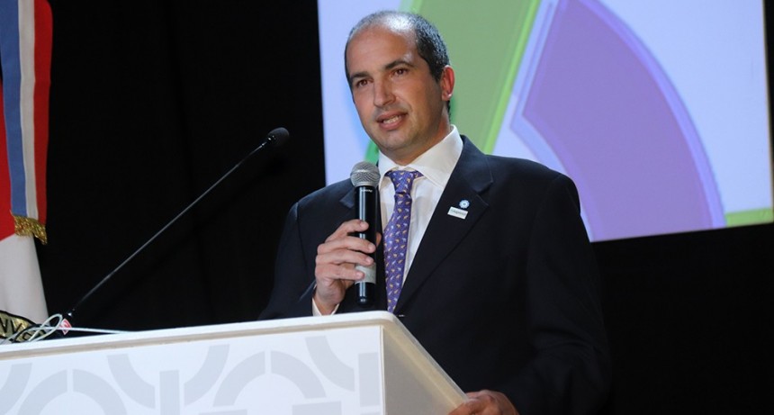 Pedro Vigneau: “Queremos estabilizar un avión que viene en caída libre”