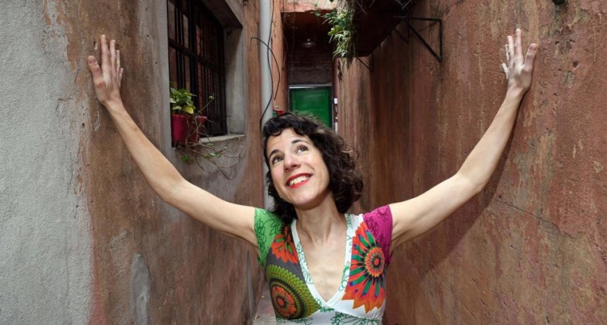 Camila Campodónico vuelve a poner en escena sus canciones de “Santa Rutina”