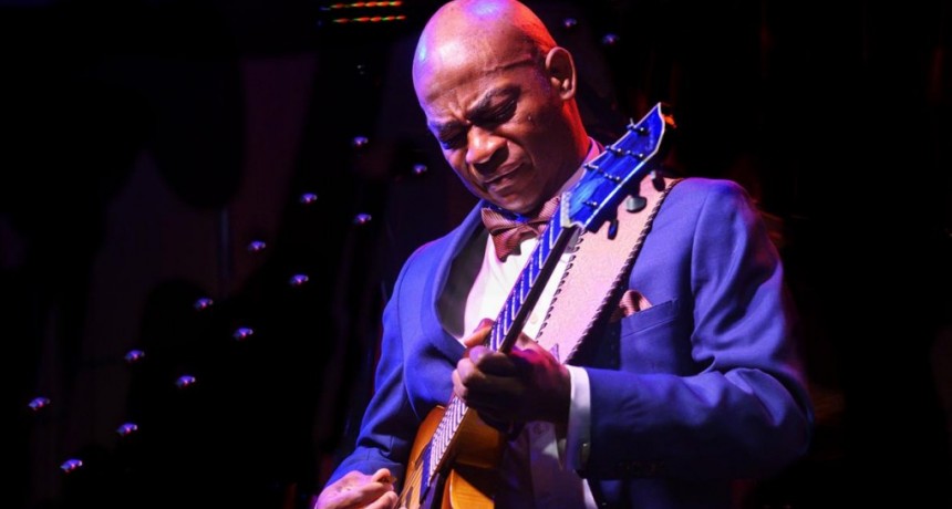 El guitarrista Russell Malone llega al país para tocar en el festival Summertime