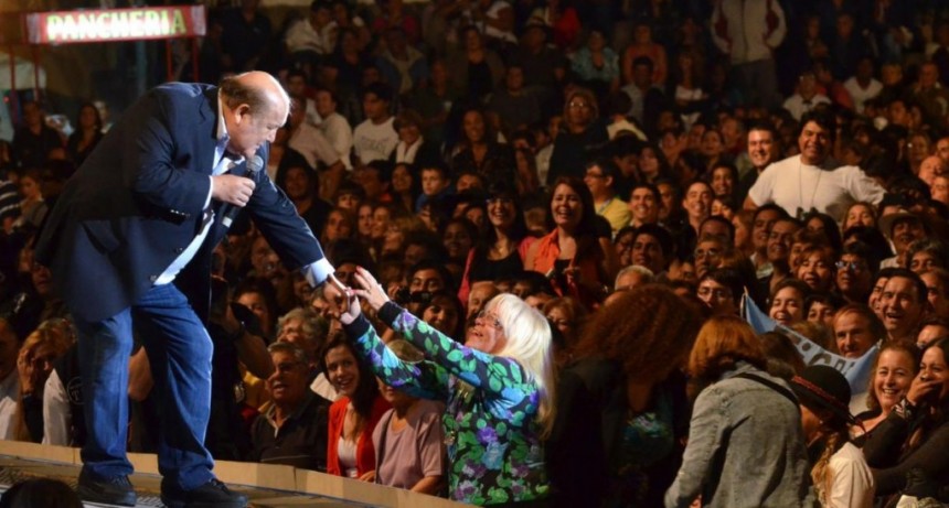 Se retira Leo Dan, el Leo Dan, “ni casado ni nada” que vendió 40 millones de discos