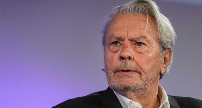 A los 88, Delon está bajo tutela judicial por su salud y las denuncias de sus tres hijos