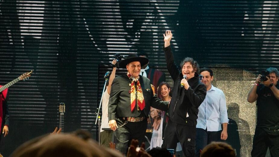 Jesús María vibró en su 60° aniversario: folklore, tradición y un Presidente que cantó junto al Chaqueño Palavecino