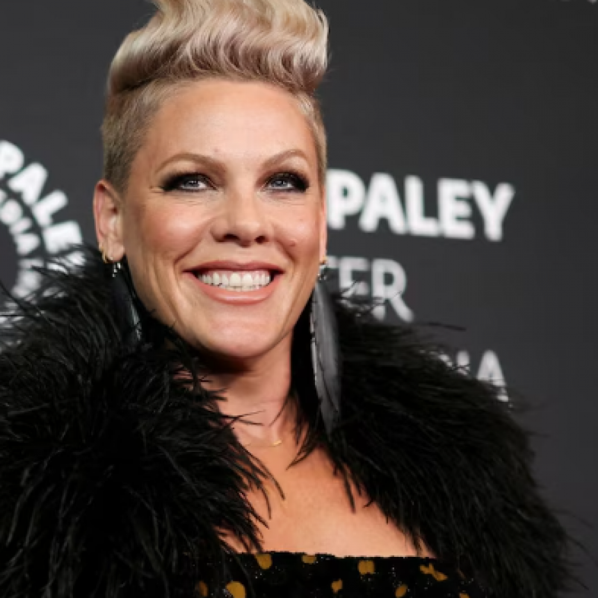 Pink enfrenta una cirugía clave y apuesta a dejar atrás el dolor para volver a los escenarios