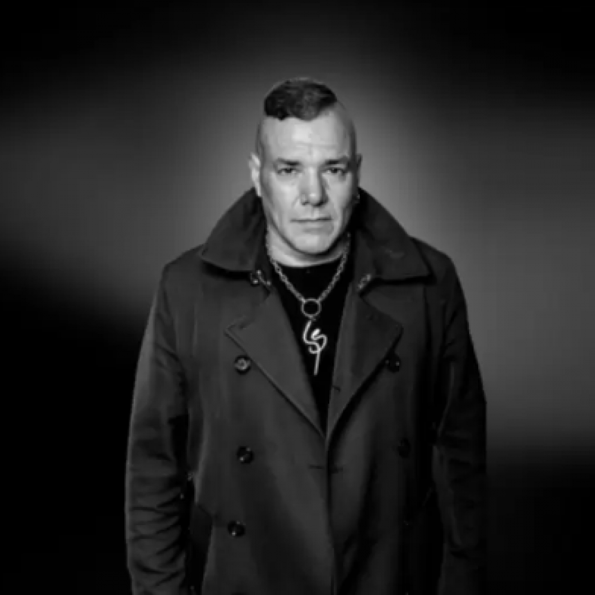 Fernando Ruíz Díaz baja el telón de su viaje más personal y sacude la escena con un álbum definitivo