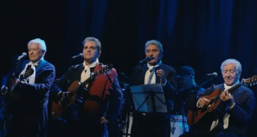 Cuarteto y folklore juntos: la postura de Los 4 de Córdoba sacude el festival