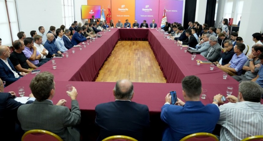 ¡Santa Fe se lanza a la conquista de China! Pullaro va por inversiones millonarias en puertos y trenes