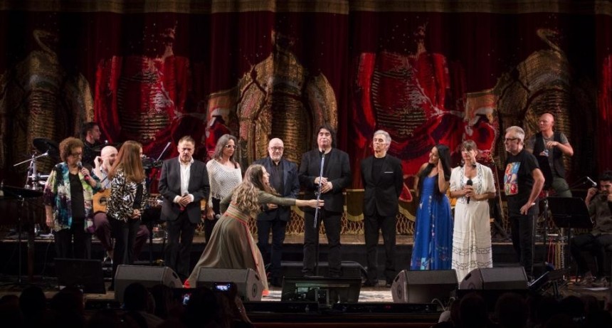 Gracias maestra: El emotivo homenaje a Mercedes Sosa en el Teatro Colón