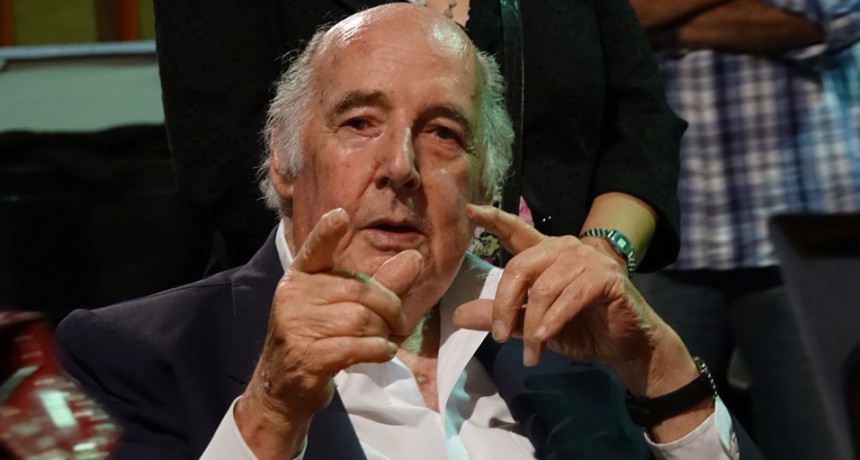 Murió a los 86 años Lionel Godoy, locutor emblemático de la radiofonía argentina