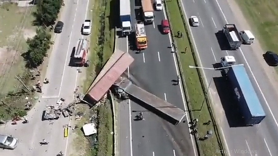 Fuerte choque de dos camiones en la Panamericana: hay dos heridos