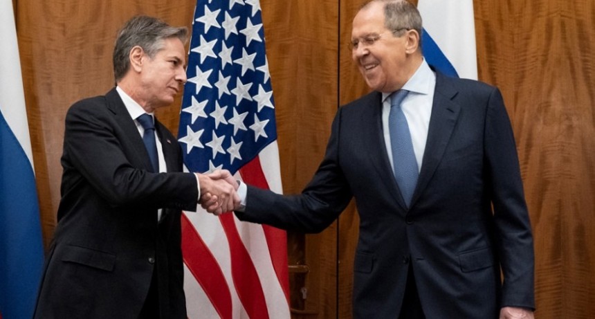 Los cancilleres de Rusia y EEUU mantendrán mañana una conversación telefónica