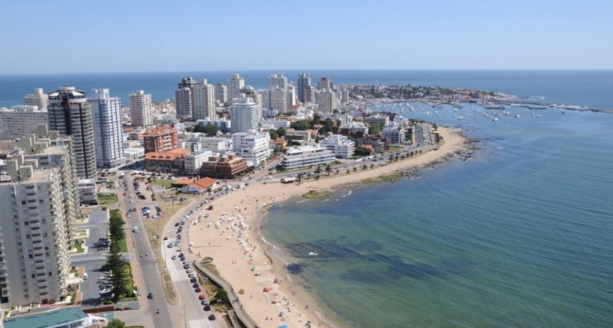 Cinco hombres casi matan a un joven al confundirlo con un ladrón