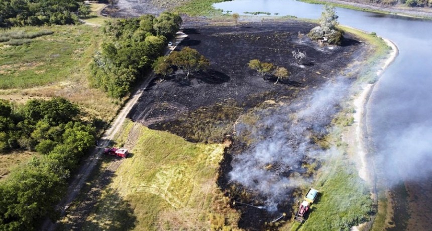  Naci&oacute;n despliega dos nuevos aviones hidrantes para contener los incendios 