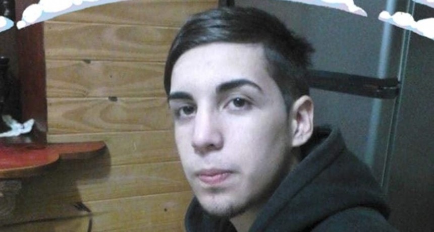 Juzgan a un excomisario que estuvo prófugo 5 años por el crimen de un joven en Lanús