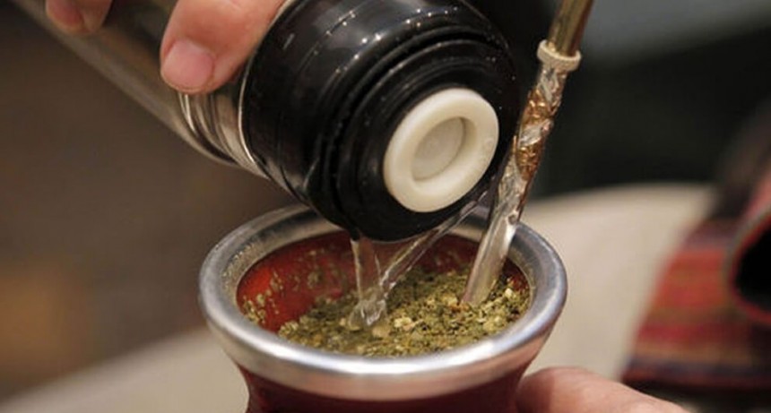 El mate, la bebida nacional a la que no hay crisis que la afecte: 2023 fue récord de consumo