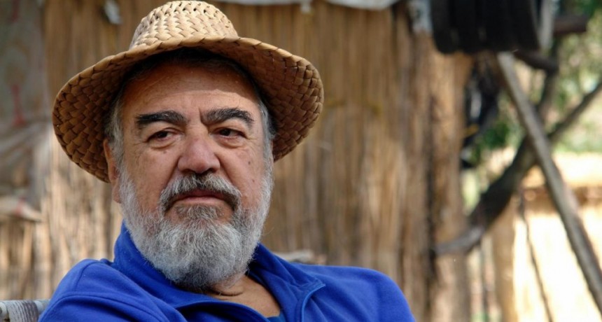 La necesaria obra del guitarrista Zurdo Martínez renace por Shagrada Medra