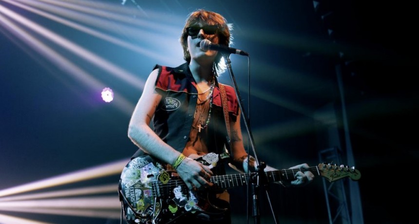 Los clásicos modernos de Los Látigos y el desparpajo de Ryan coronaron el Festival Refresco