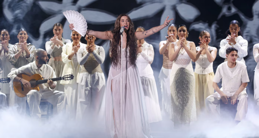 Lola Índigo presenta su homenaje a García Lorca en los Premios Goya