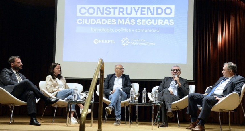 Julio Zamora participó del ciclo “Construyendo Ciudades Más Seguras”