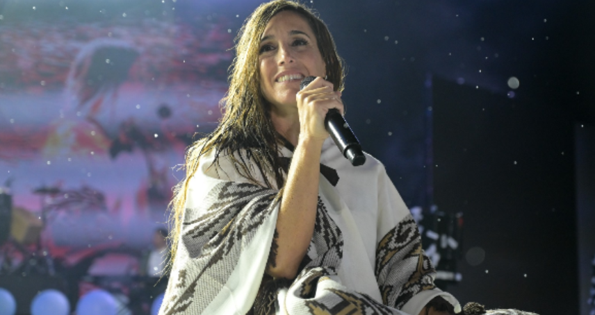 A treinta años de su debut, Soledad Pastorutti marcó una octava luna coscoína inolvidable.