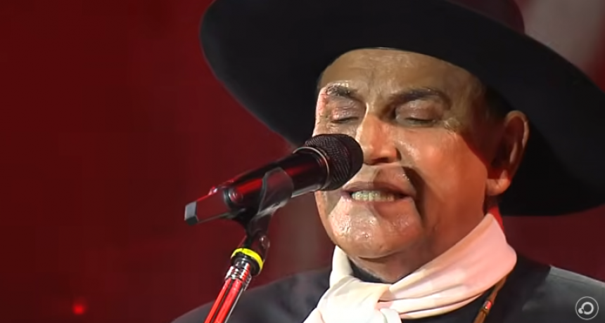 El Chaqueño Palavecino emocionó al país con un fuerte mensaje patriótico y un pedido clave para la educación