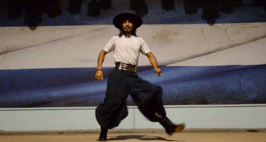 El malambista santiagueño que bailó con los pies ensangrentados y terminó haciendo su show en cruceros de lujo