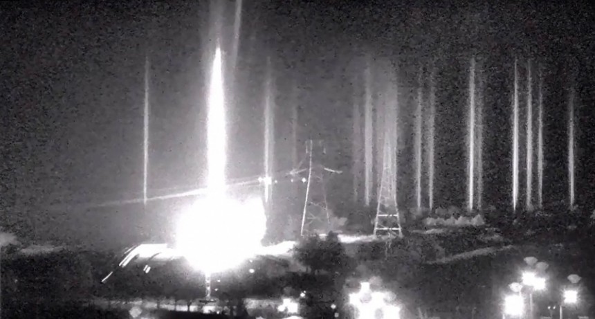 Incendio y dramática amenaza nuclear en la central de Zaporiyia por bombardeos