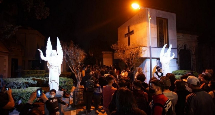  La segunda edici&oacute;n de "Noche de los Cementerios" se realiza con &eacute;xito