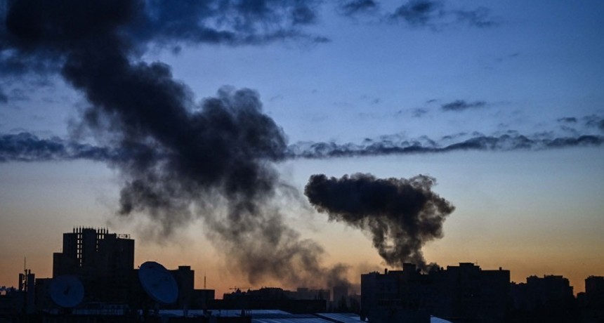 Rusia usa por primera vez un misil hipersónico en Ucrania y se intensifican los combates en el sur