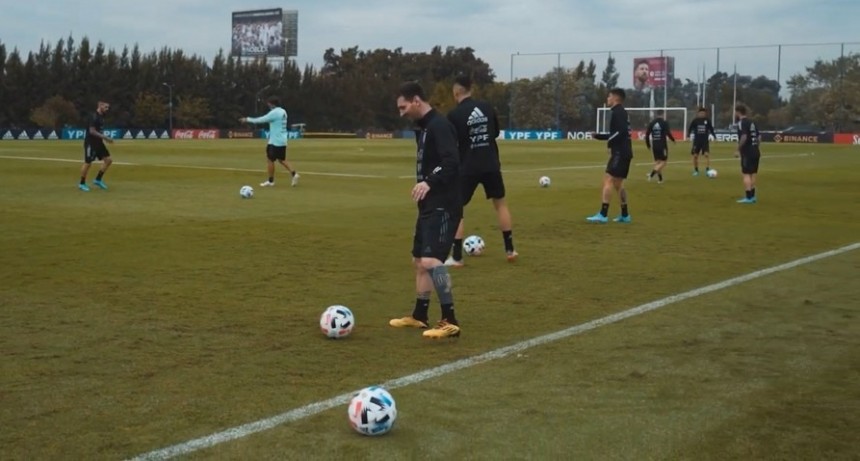  Messi trabajó a la par del grupo y todo indica que será titular ante Venezuela 