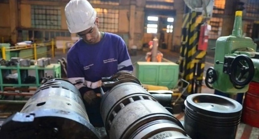 La actividad industrial registró en febrero una mejora del 10,8% interanual