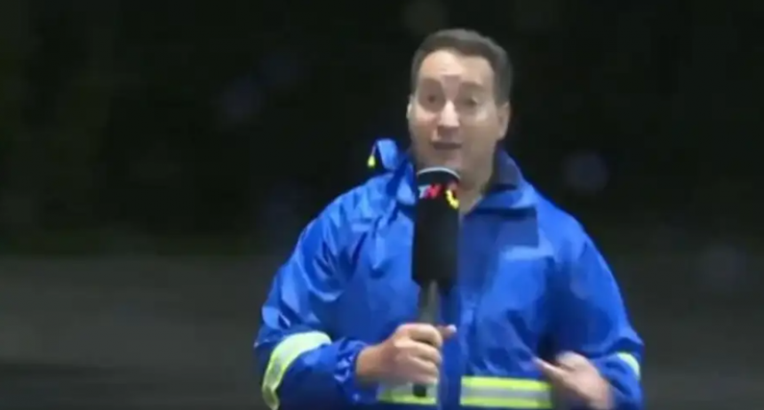 Quién es el cronista de TN que se hizo viral en medio de una feroz tormenta en Chivilcoy: el video