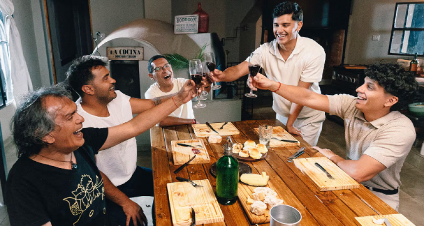 Migrante y Los Nocheros lanzaron “Mi chica de pueblo”