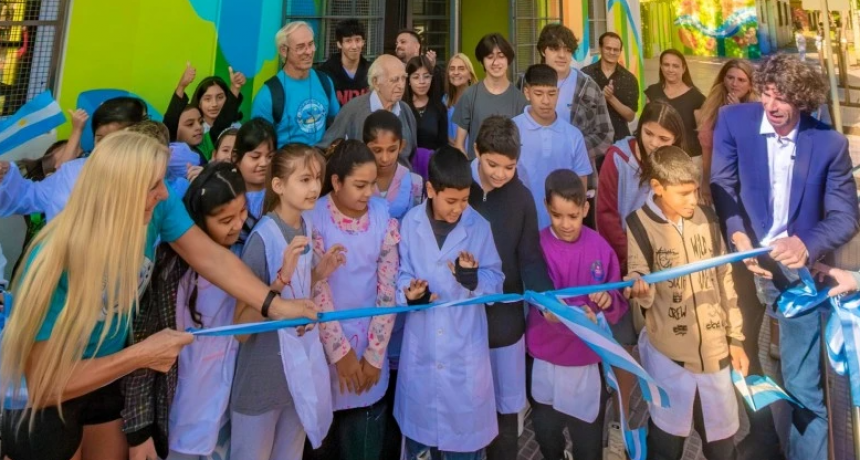 Juan Andreotti inauguró la renovación de la Escuela Primaria N°17 y Secundaria N°24
