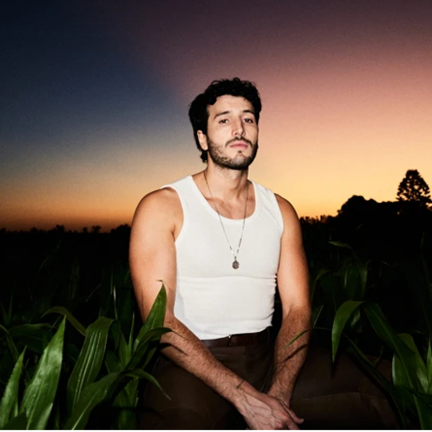 Sebastián Yatra presenta 