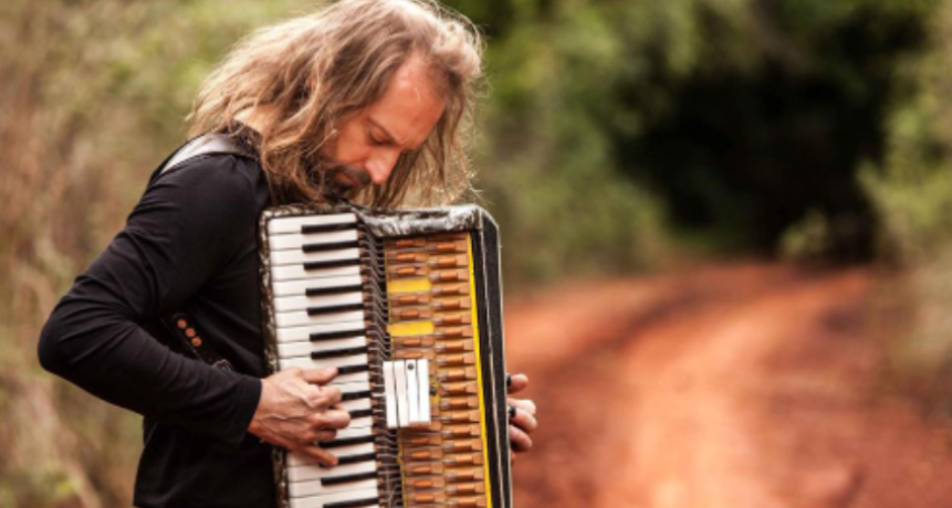 El Chango Spasiuk presenta &ldquo;Mundo&rdquo;, un espect&aacute;culo que recorre su vida musical