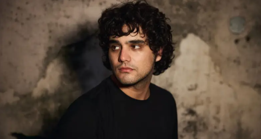 Broke Carrey lanza &ldquo;Hijo del pa&iacute;s&rdquo; y renueva el folklore argentino contempor&aacute;neo