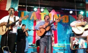 Hugo Reynoso, hijo de “Fatiga”, nuevo integrante de “Los Manseros Santiagueños”