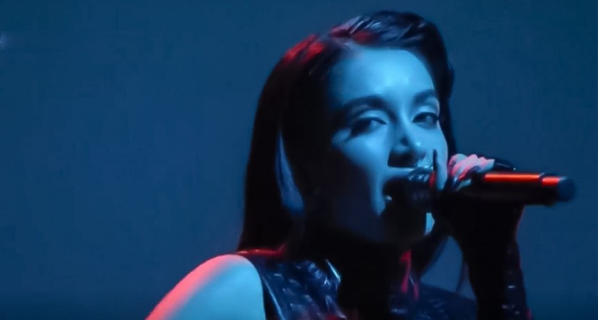 María Becerra llevó la música argentina al escenario de los Grammy Latinos