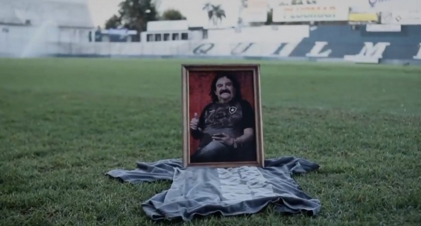 Murió el manager de Divididos y la banda lo despidió con un video en la cancha de Quilmes