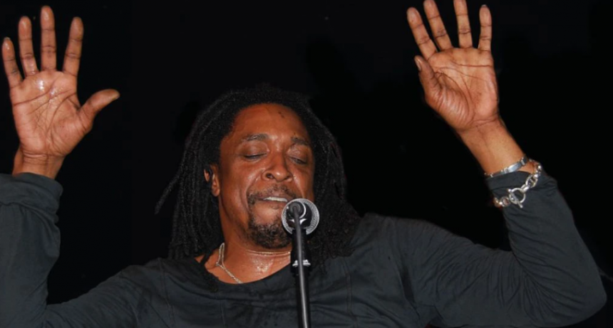 Un histórico corista de los Rolling Stones hará el disco de tango que no llegó a hacer Gardel